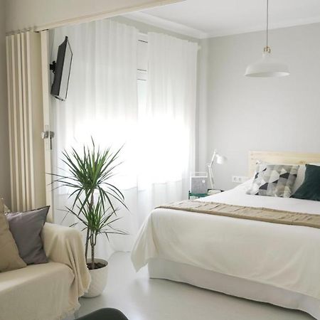 At Home, In The Heart Of סיטגס מראה חיצוני תמונה